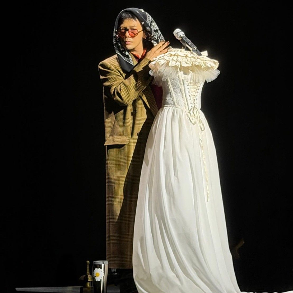 G-DRAGON (빅뱅)의 비하인드 컷