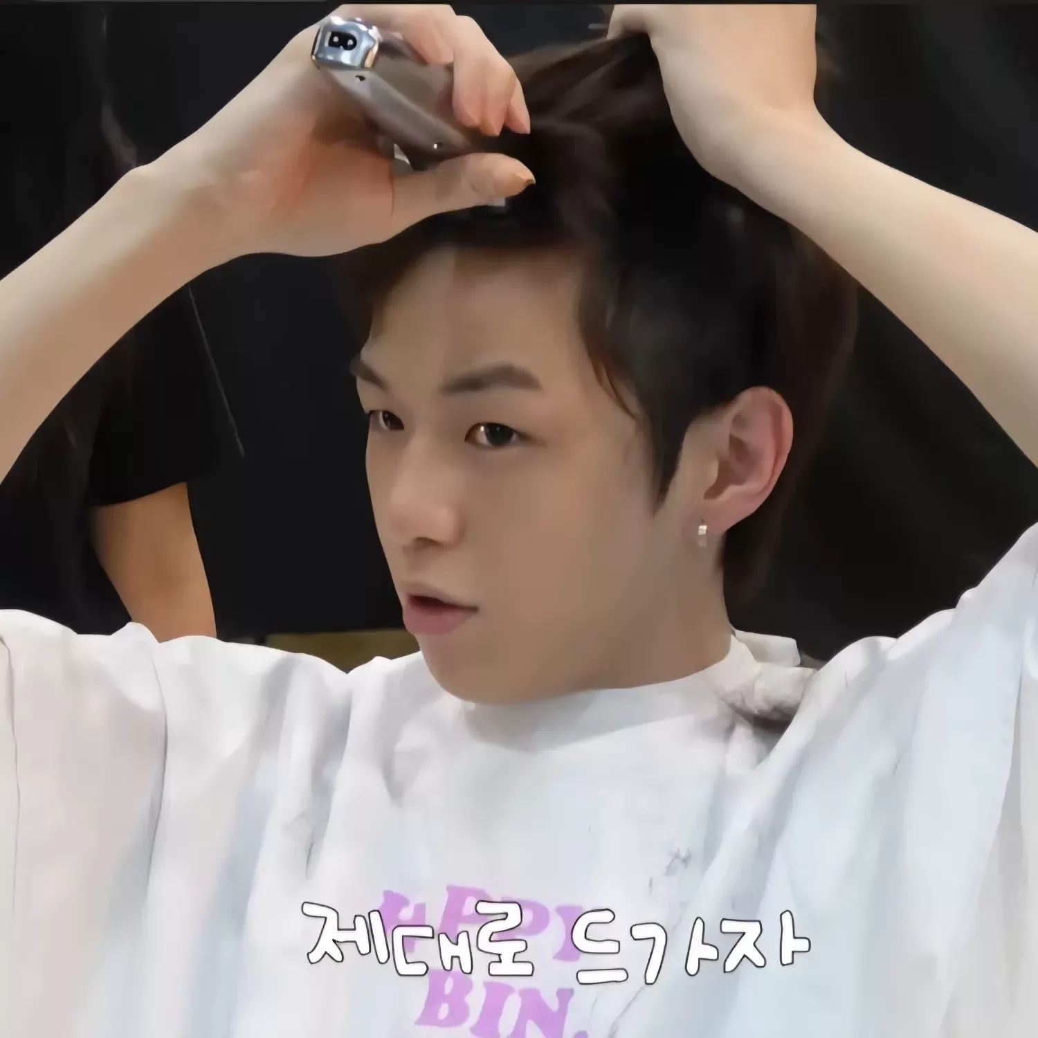 강다니엘의 비하인드 컷