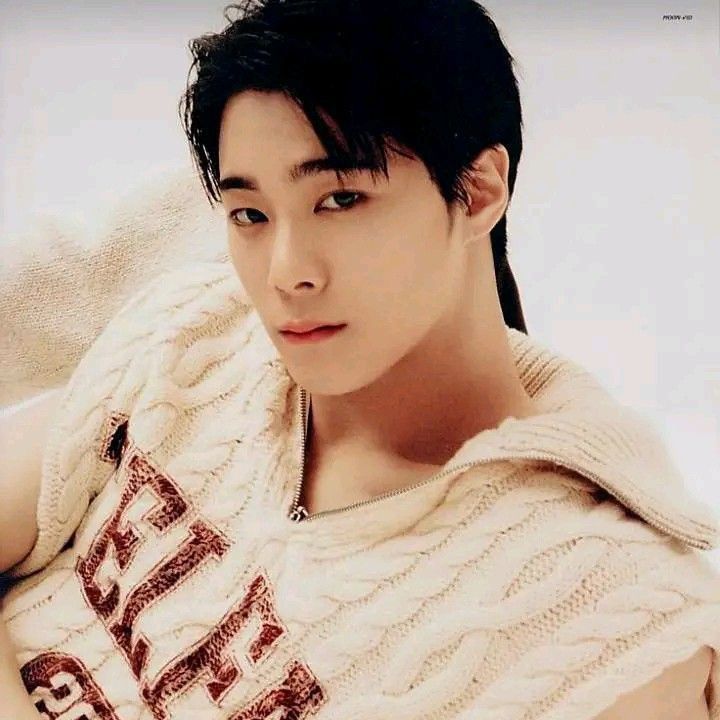 A moment captured by Moonbin (ASTRO)'s fan