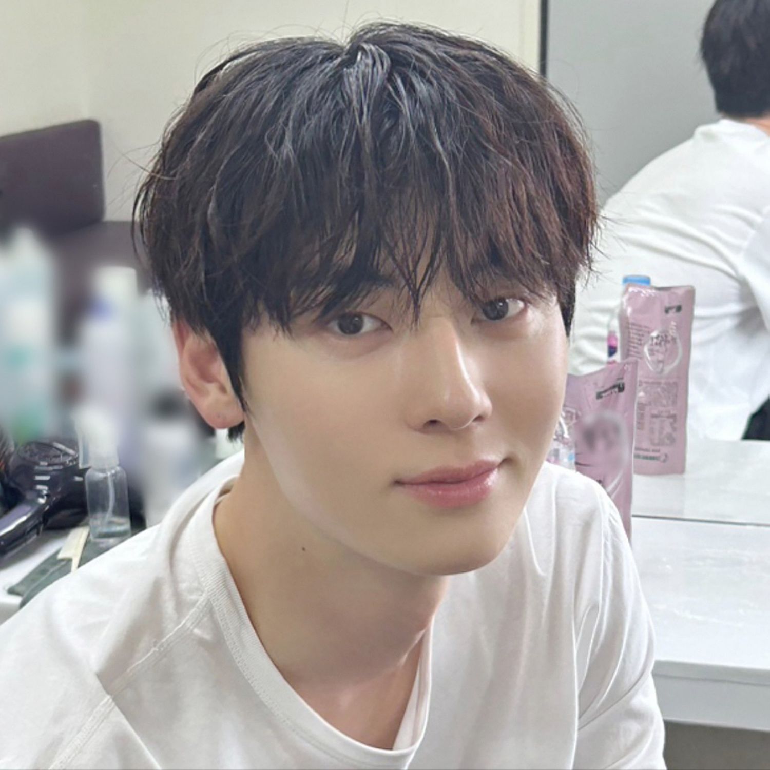 Behind-the-scenes cut of Hwang Minhyun
