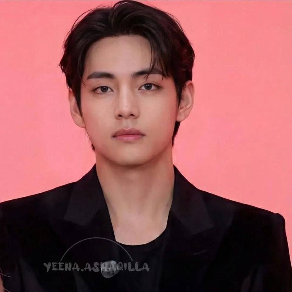 뷔 (방탄소년단)의 최신 사진