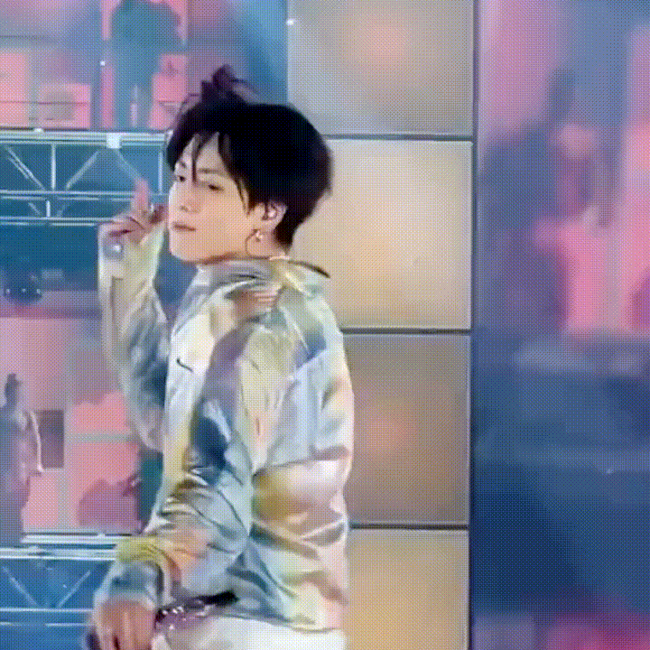 Momen yang diabadikan oleh penggemar Jungkook (BTS)