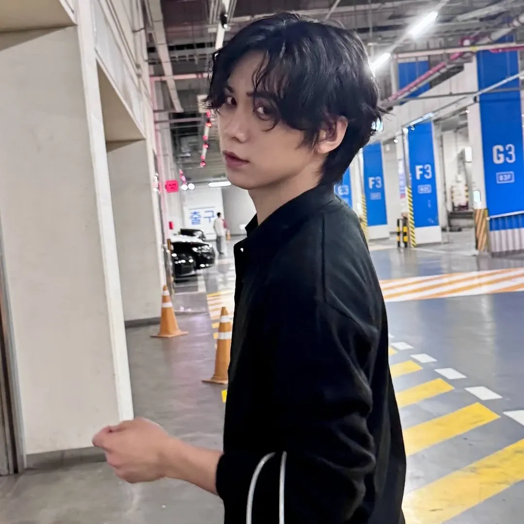 A moment captured by Rocky's fan