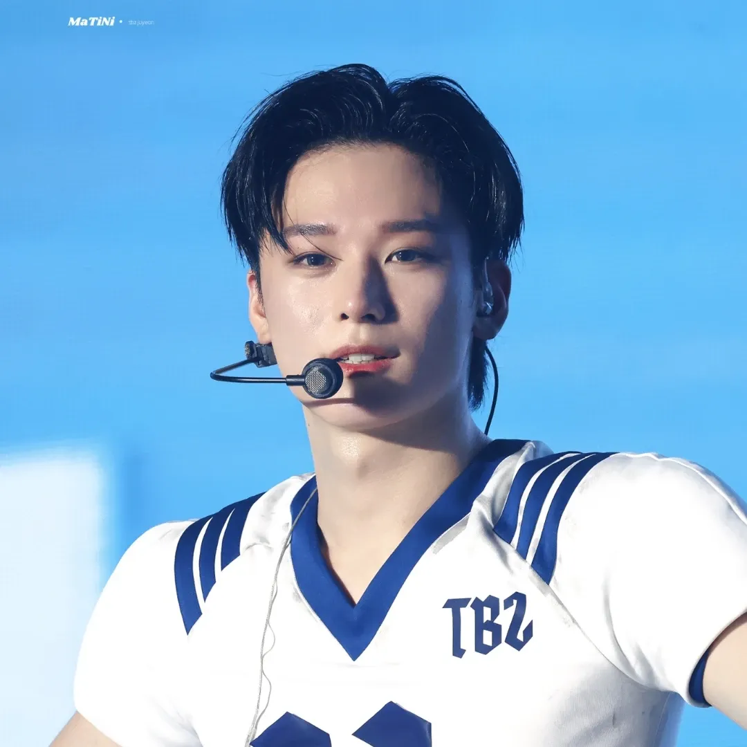 Latest photo of Juyeon (THE BOYZ)