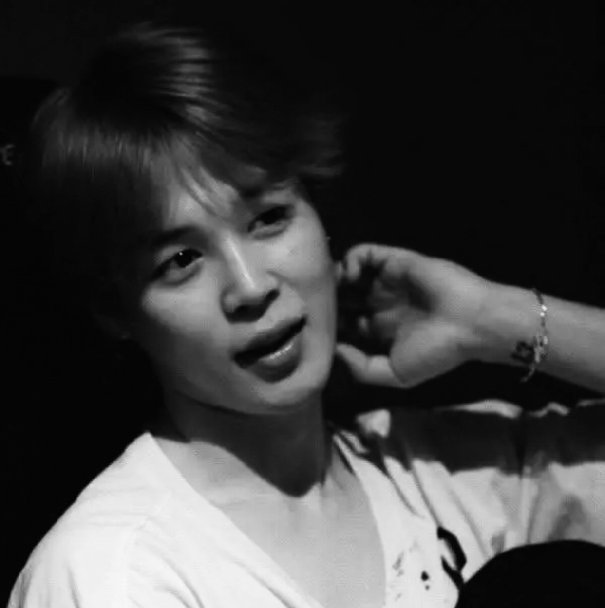 Foto aktivitas terbaru Jimin (BTS)