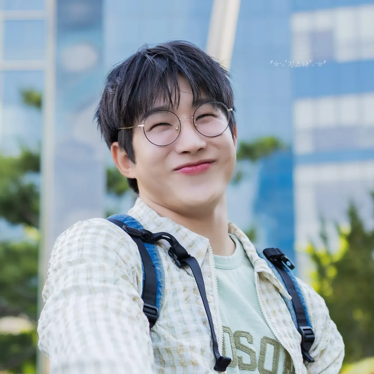 Behind-the-scenes cut of Jinjin (ASTRO)