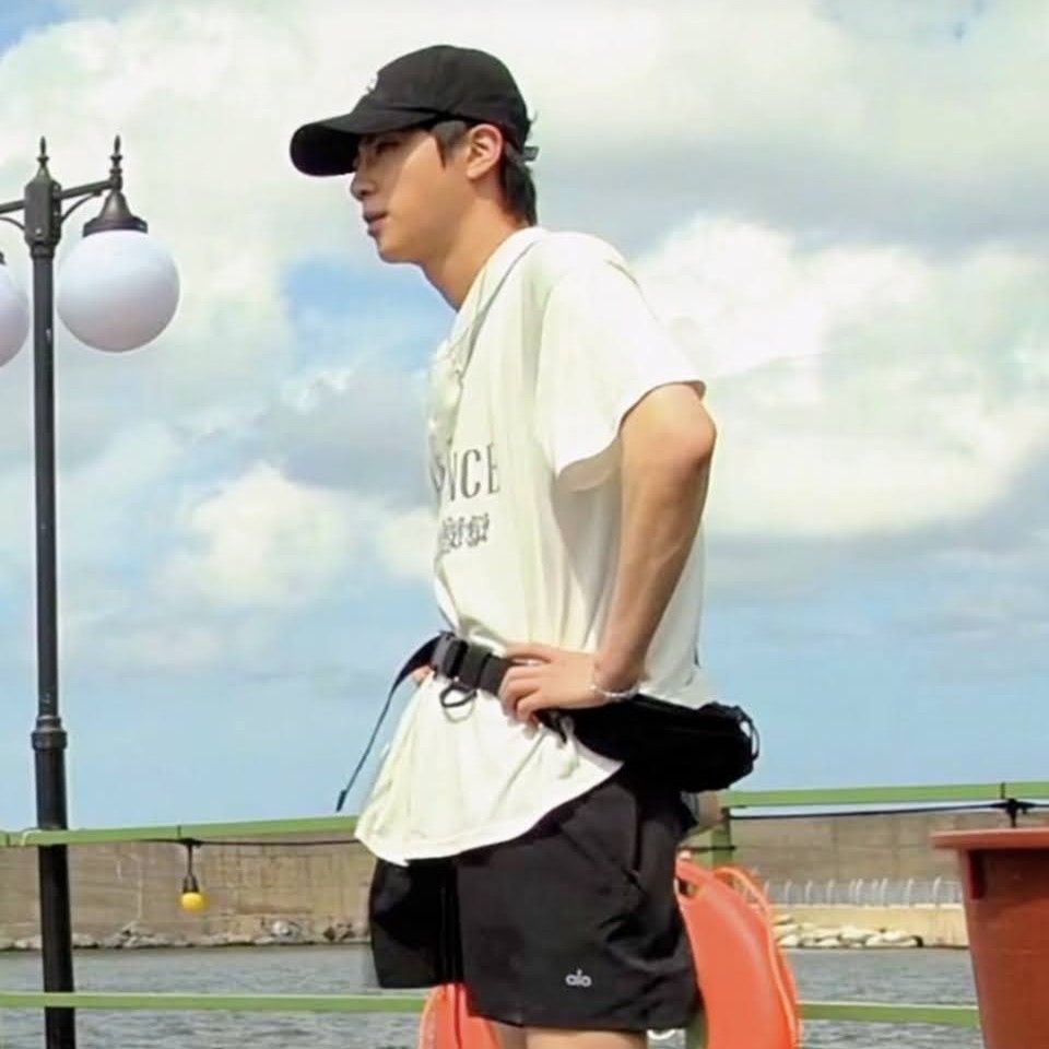 Foto terbaru Jin (BTS)