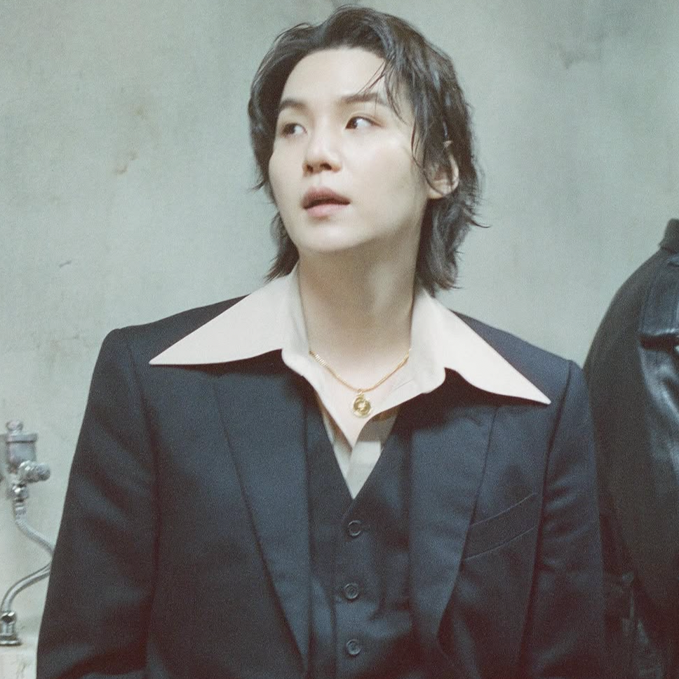 Foto aktivitas terbaru SUGA (BTS)