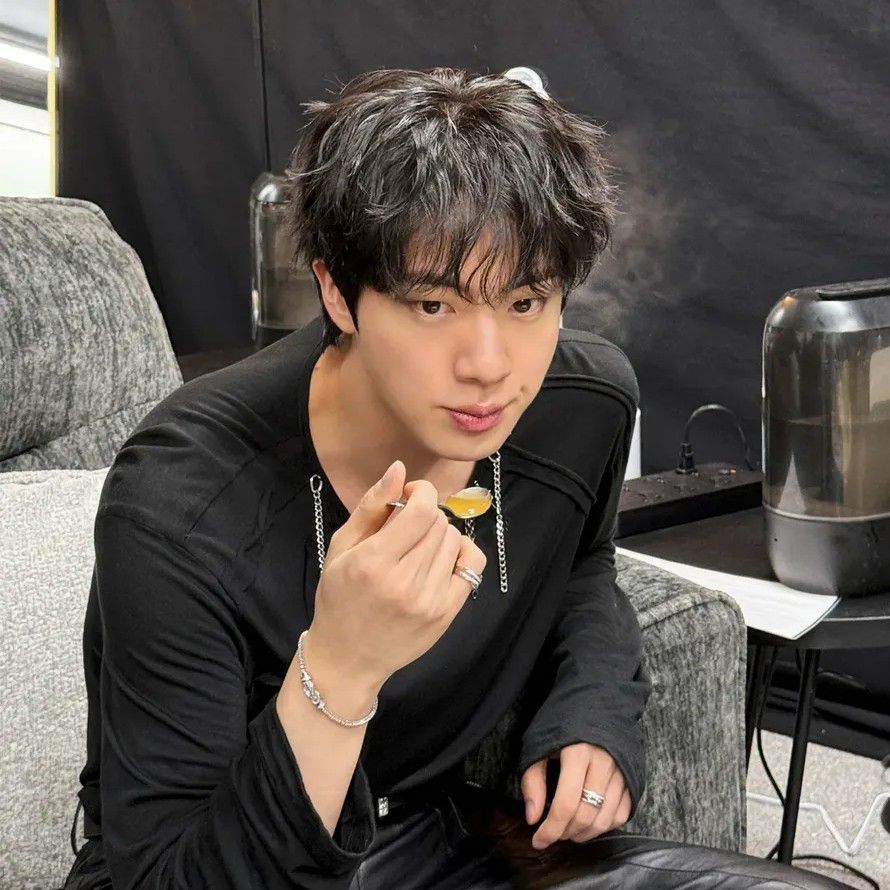 Potret di balik layar Jin (BTS)