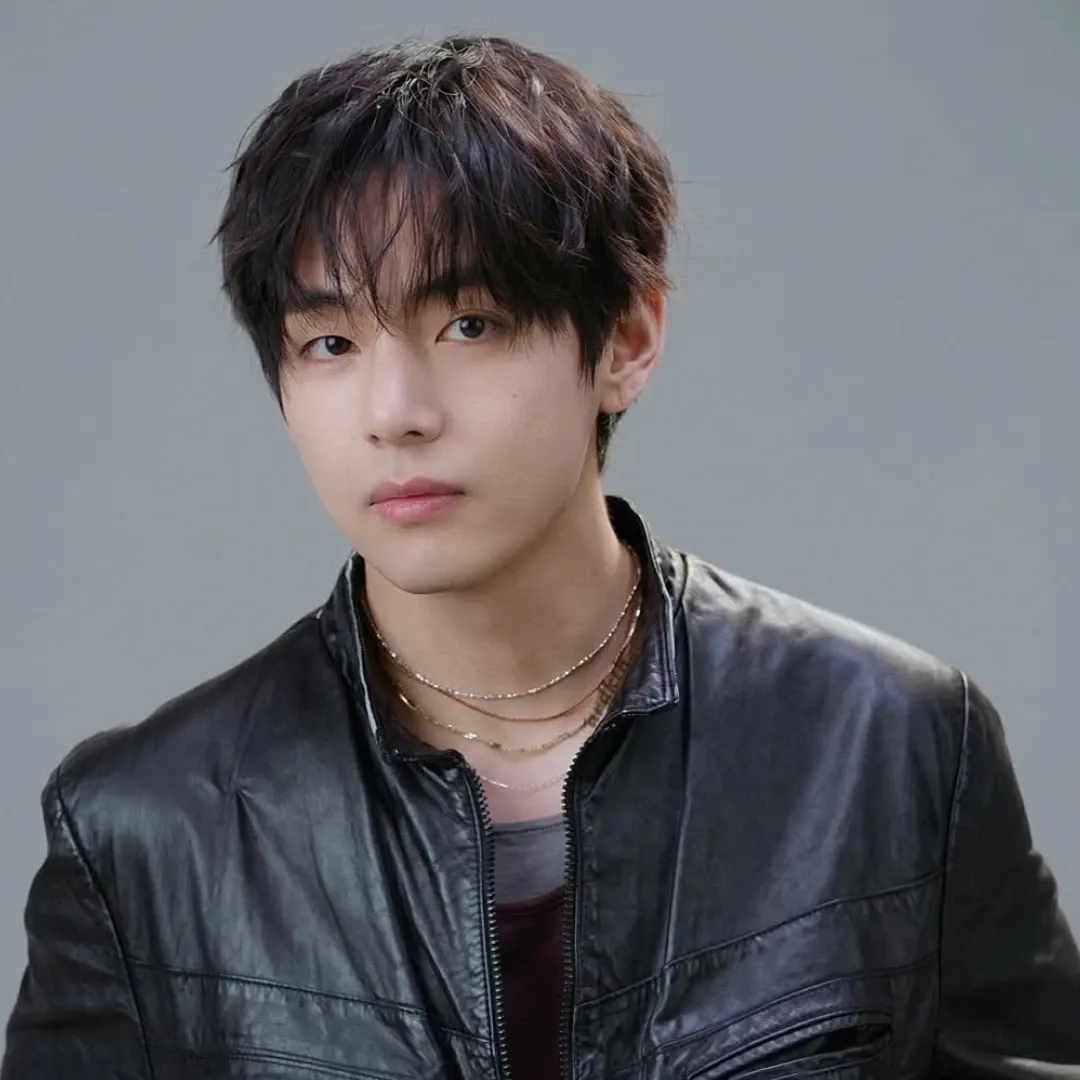 V (防弹少年团)的最新活动照片