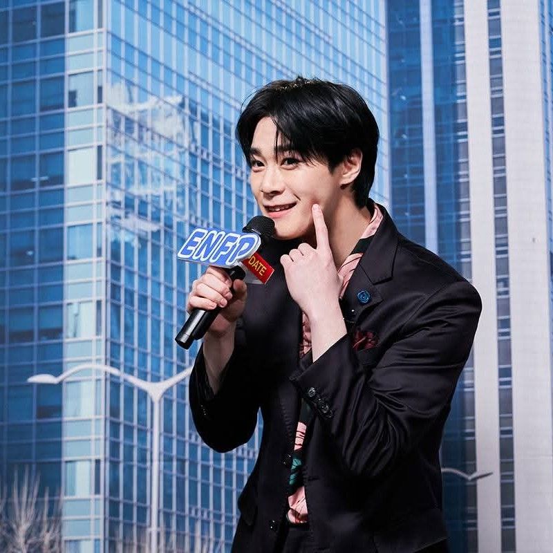 A moment captured by Moonbin (ASTRO)'s fan