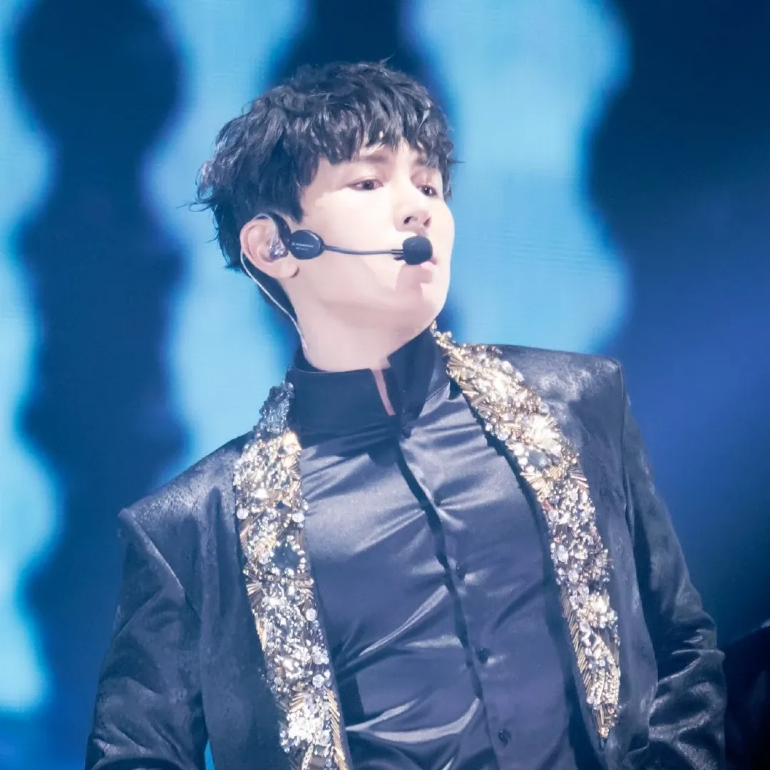 A moment captured by Kim Dongwan (SHINHWA)'s fan