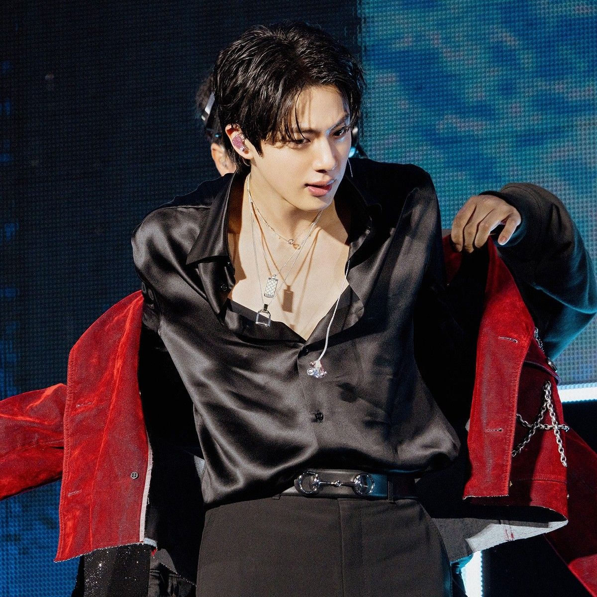 Foto aktivitas terbaru Jin (BTS)