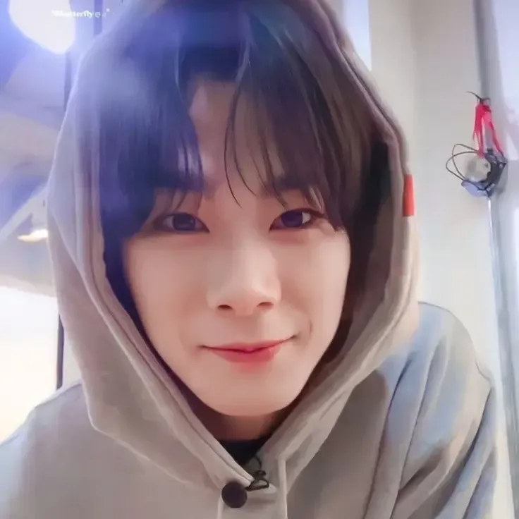 A moment captured by Moonbin (ASTRO)'s fan