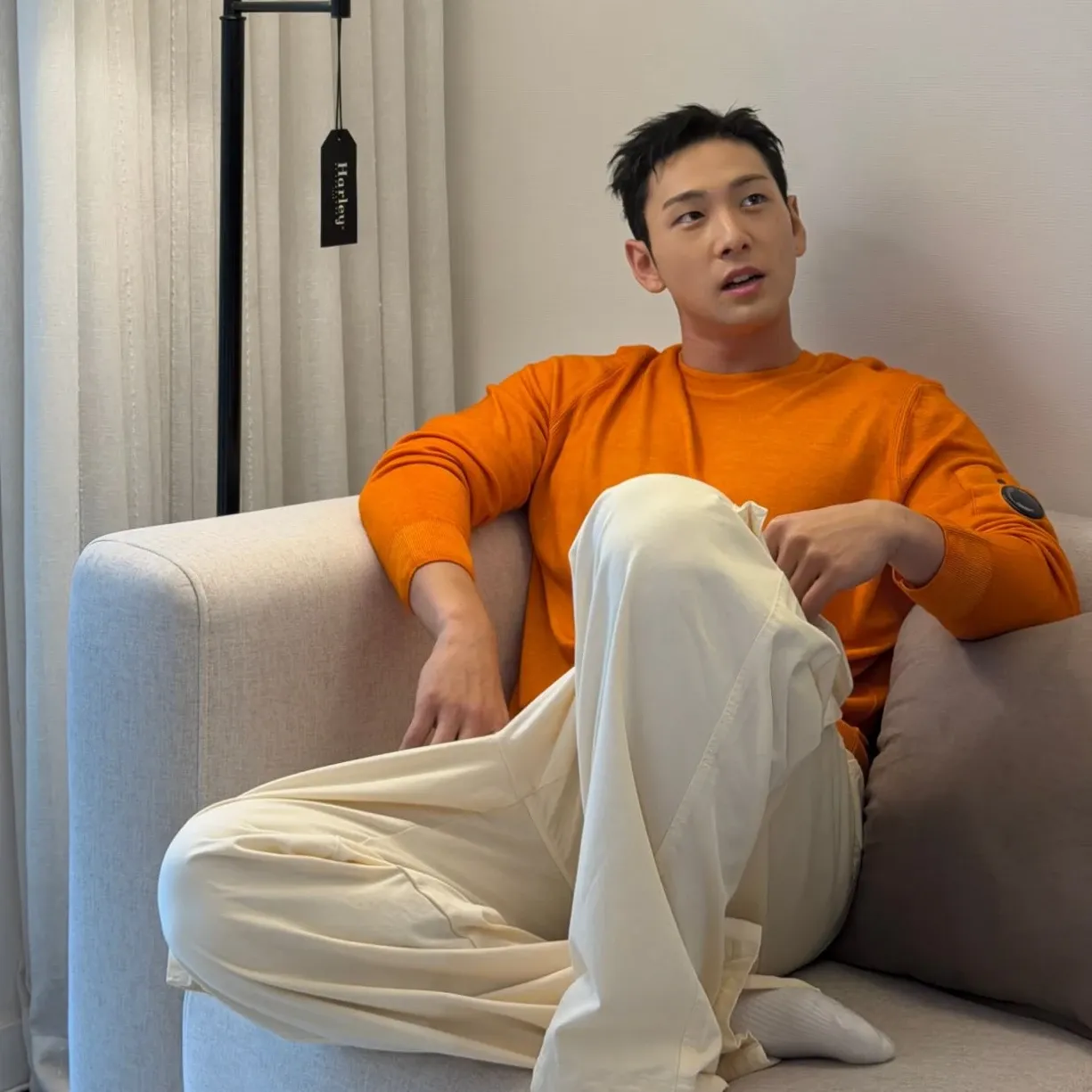 A moment captured by Baekho's fan