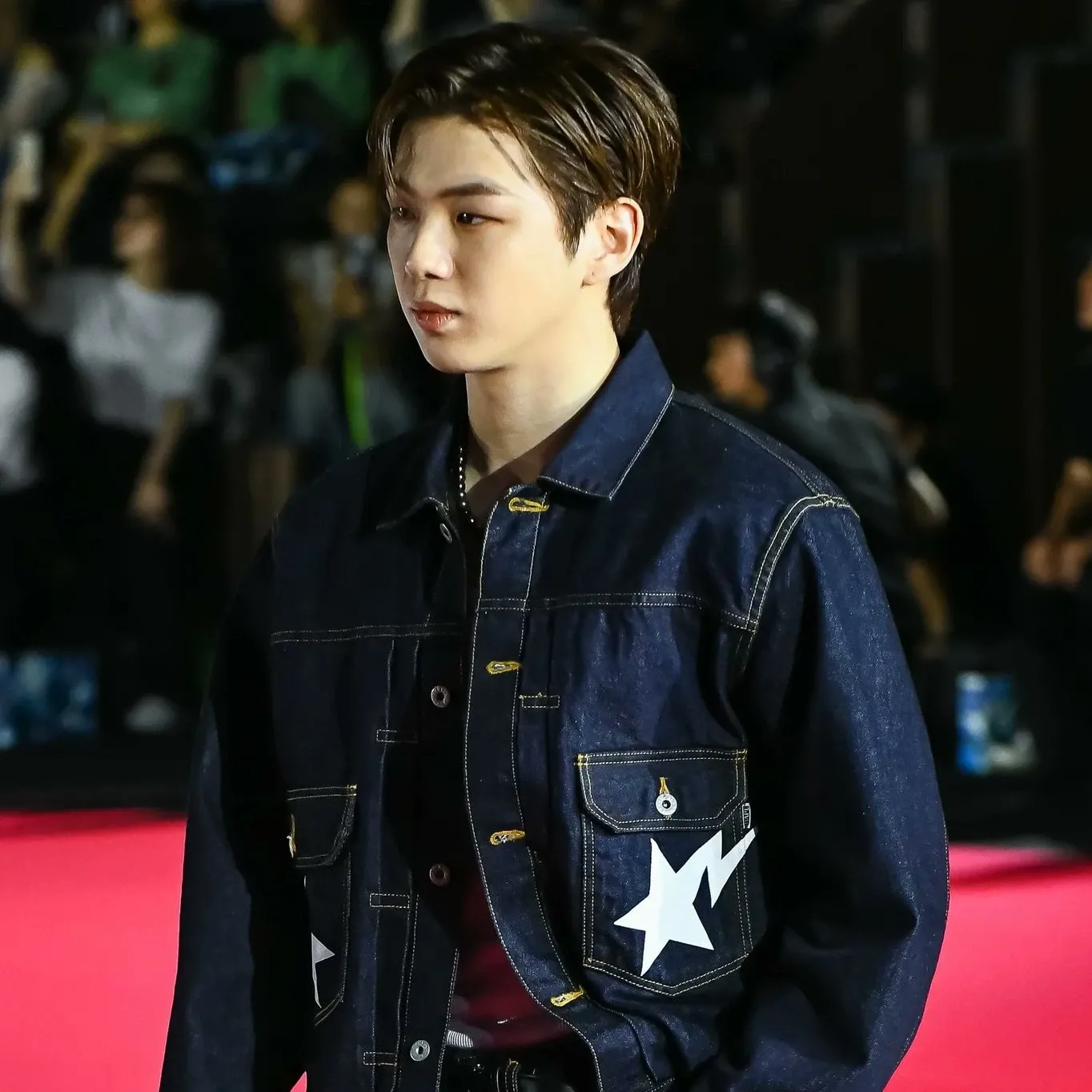 강다니엘의 비하인드 컷