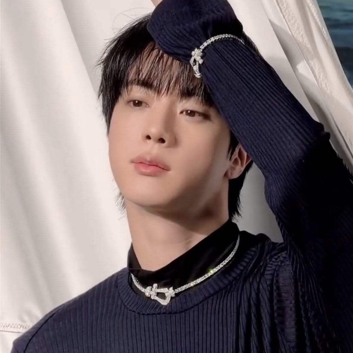 Foto terbaru Jin (BTS)