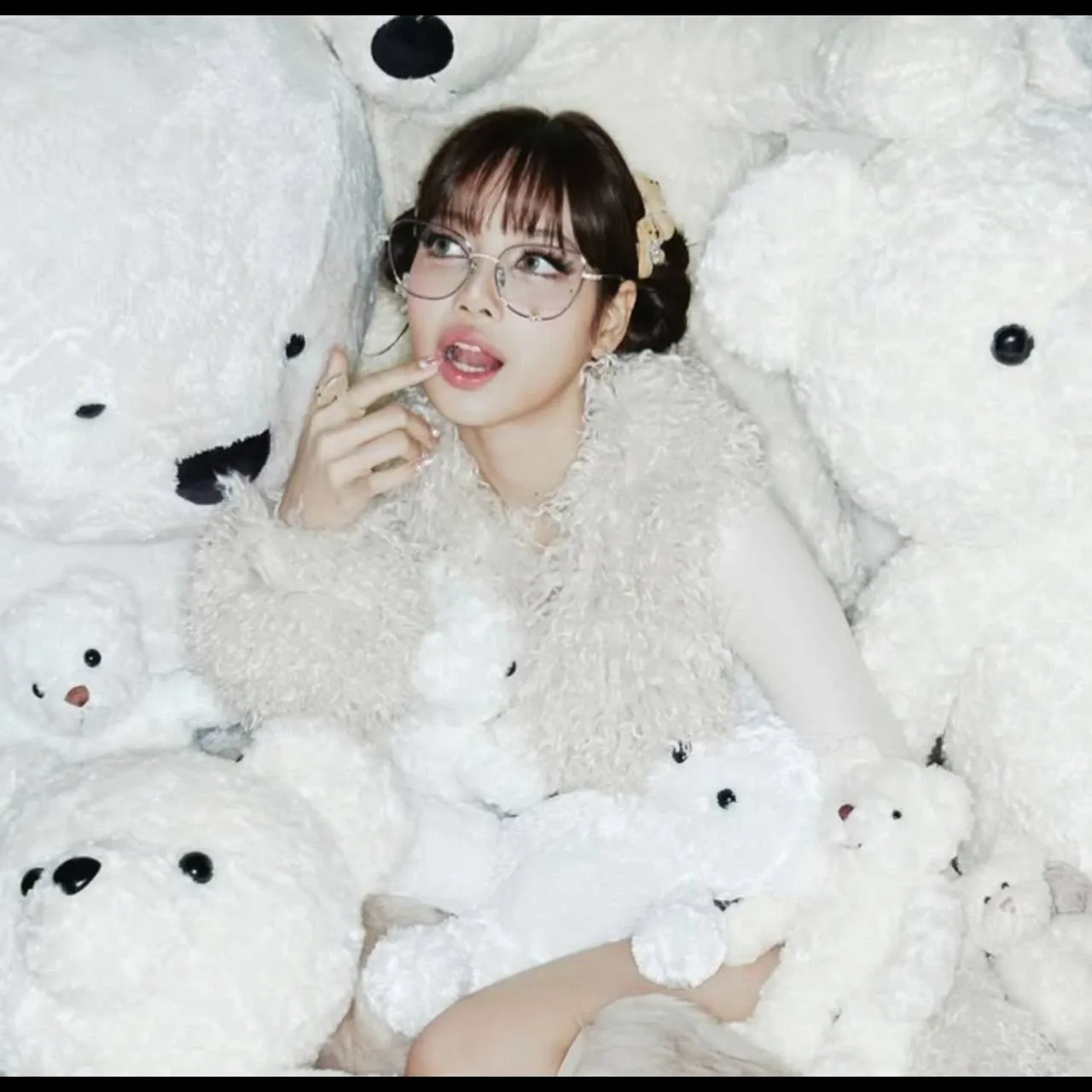 Foto aktivitas terbaru Lisa (BLACKPINK)