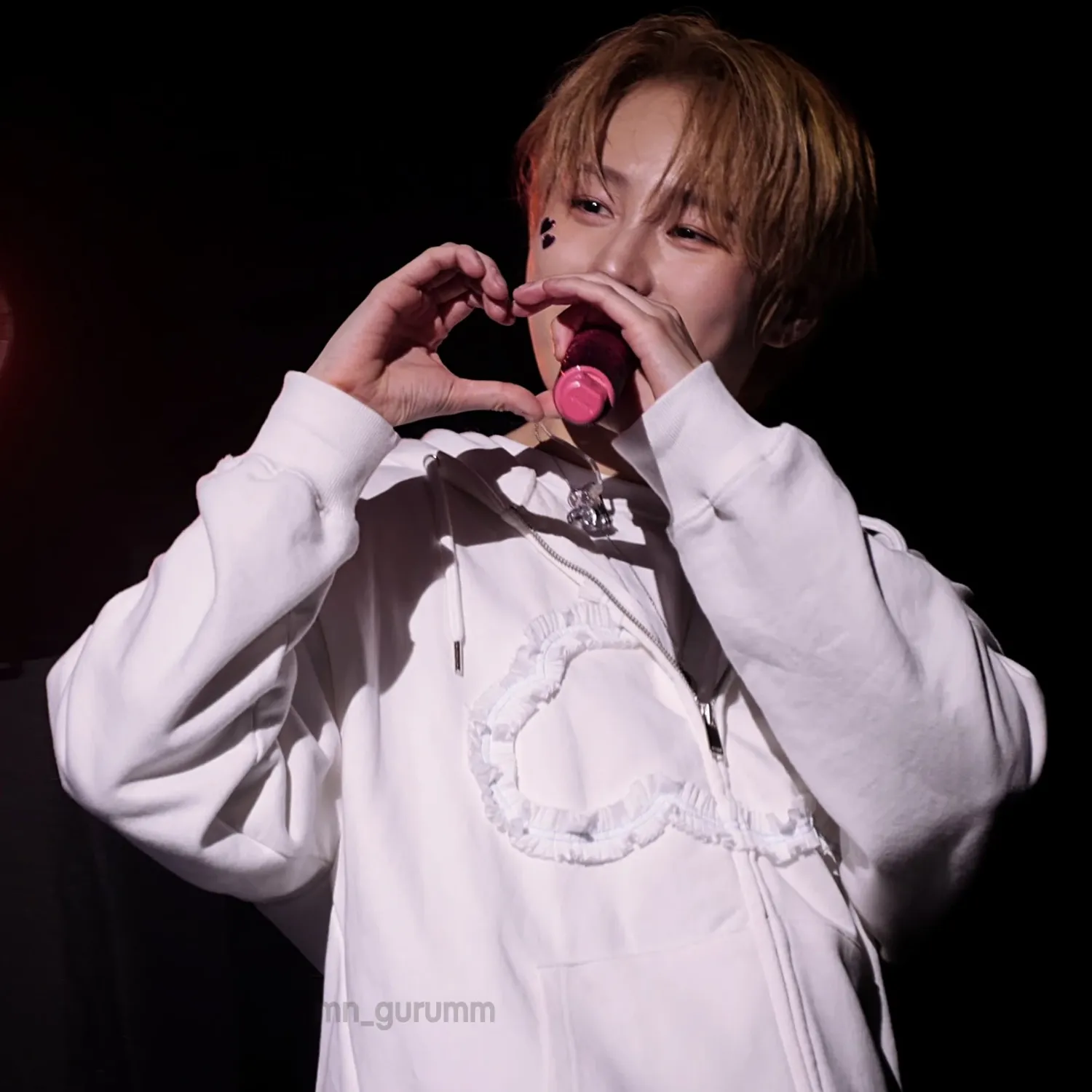 Behind-the-scenes cut of Ha Sungwoon