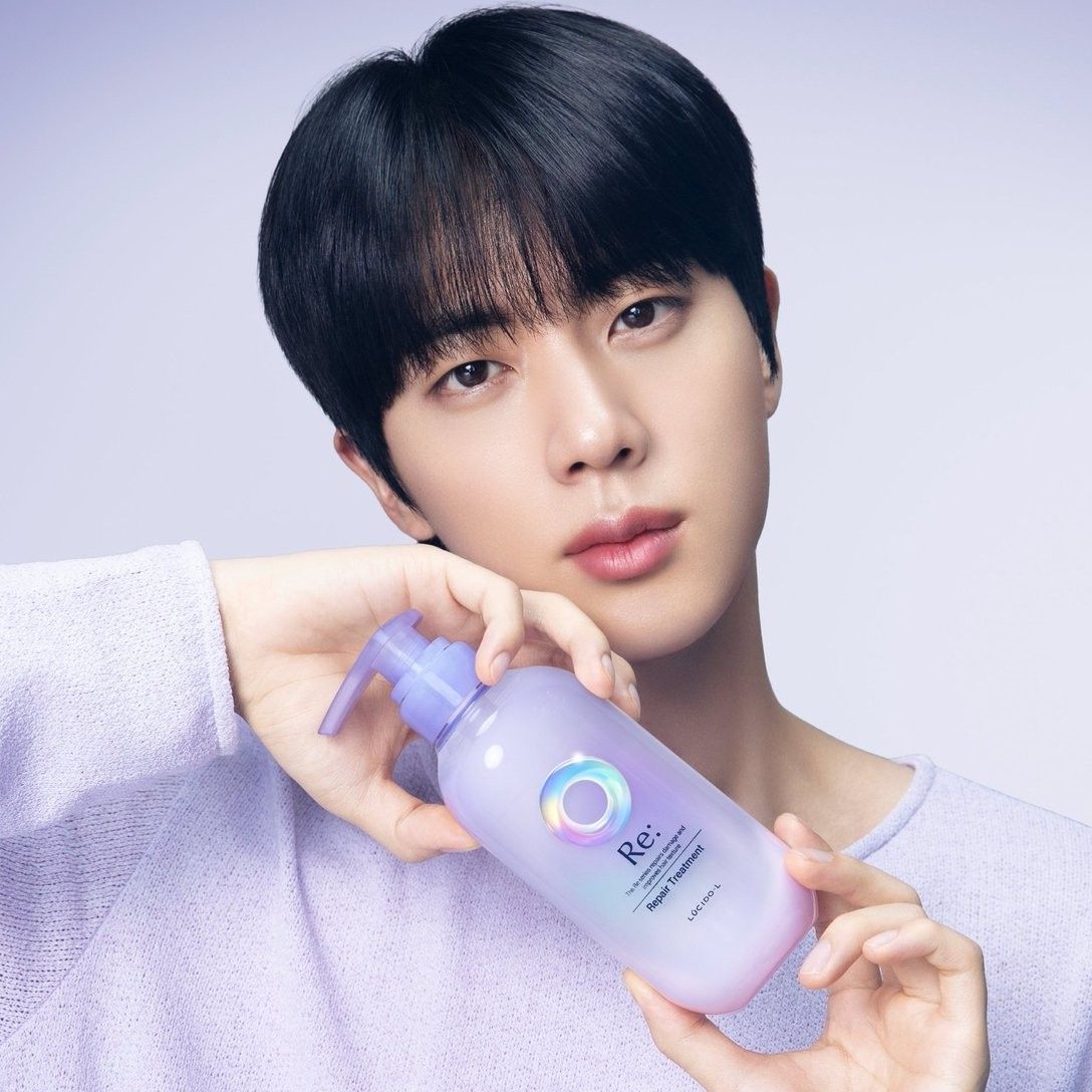 Momen yang diabadikan oleh penggemar Jin (BTS)