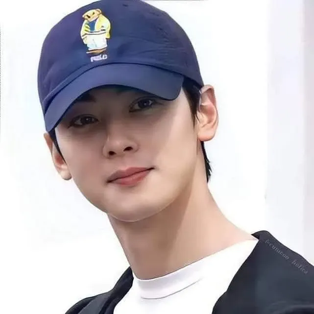 Latest photo of Eunwoo (ASTRO)