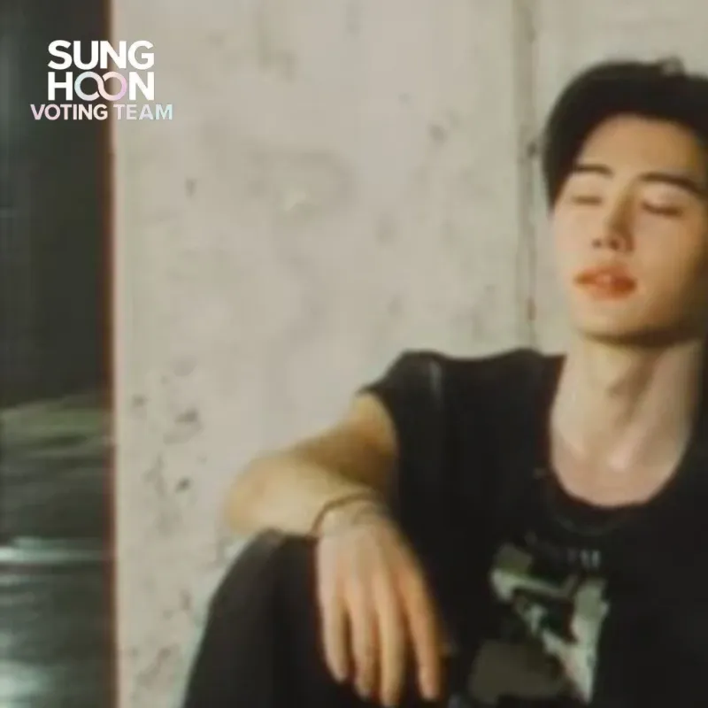 Foto aktivitas terbaru Sunghoon (ENHYPEN)