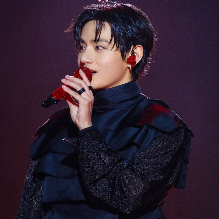 Foto terbaru V (BTS)