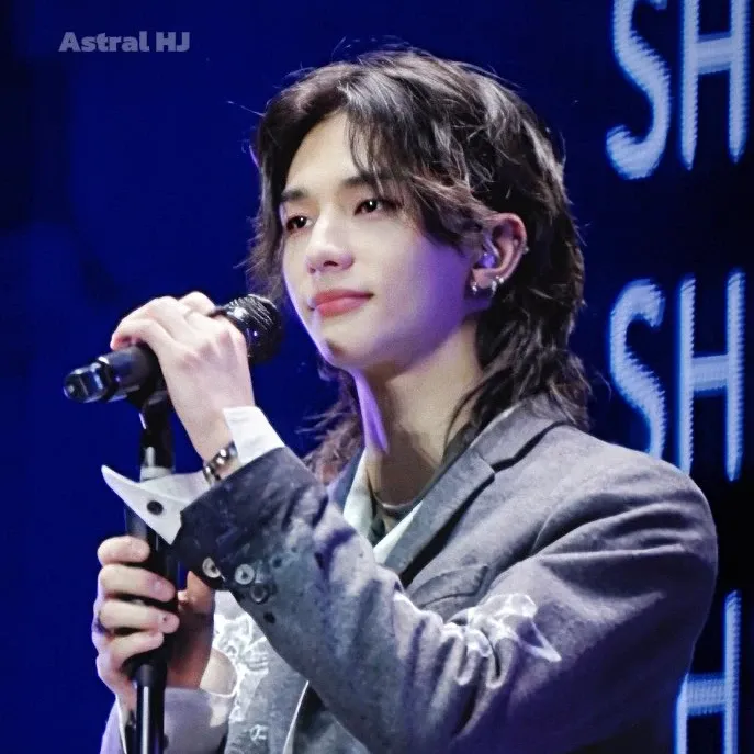 A moment captured by Hyunjin (Stray Kids)'s fan