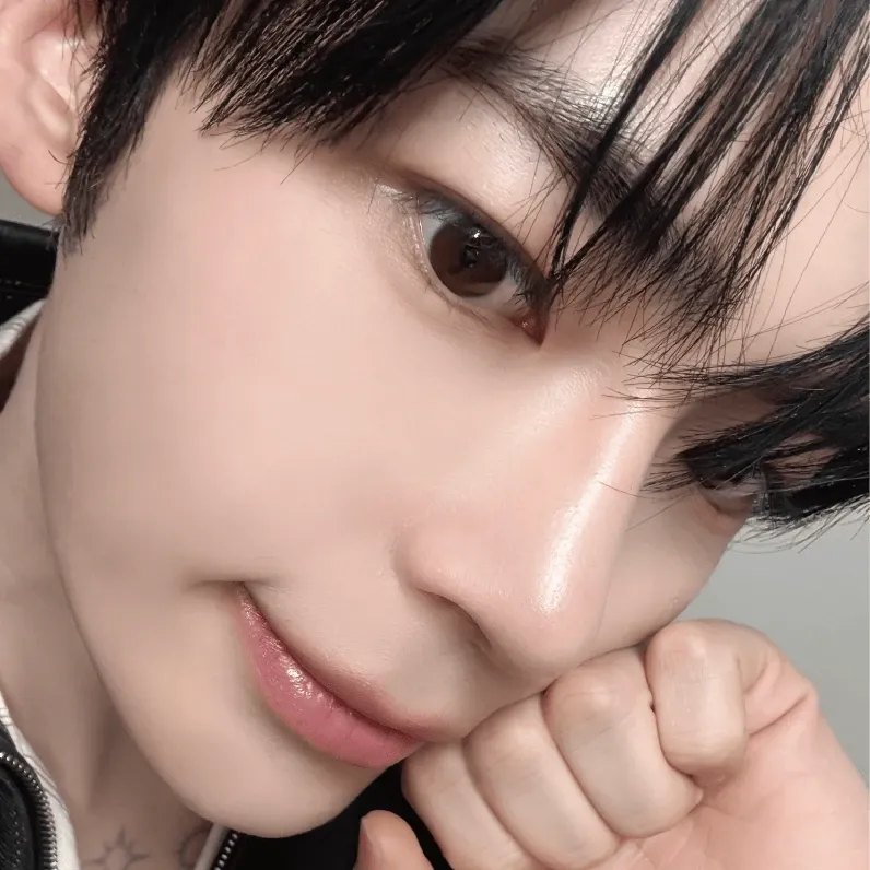 Latest photo of Sung Hanbin (ZEROBASEONE)