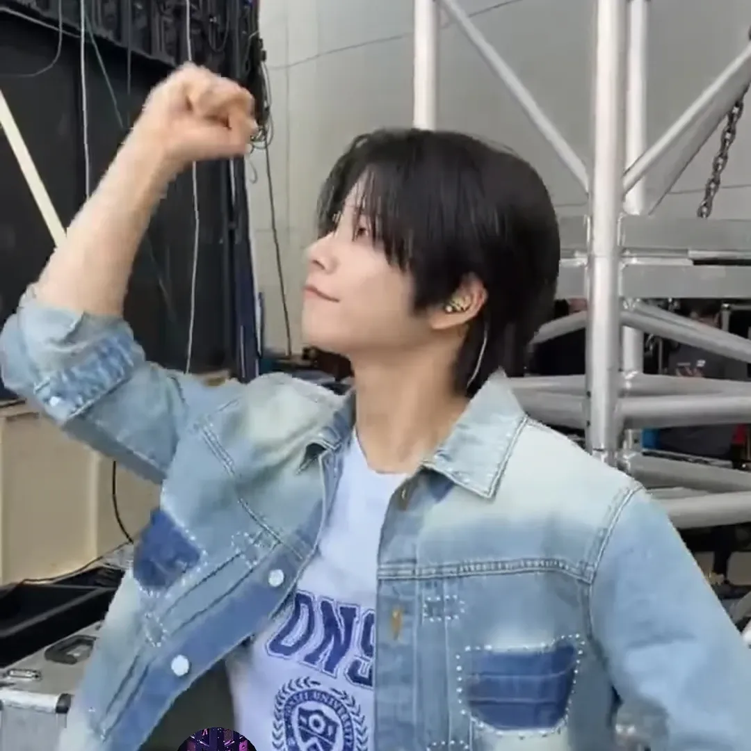 MJ (아스트로)의 최신 사진