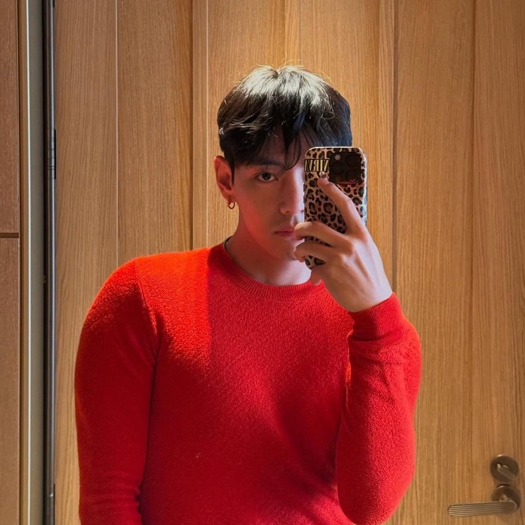 Latest photo of V (BTS)