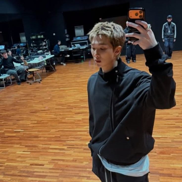 Behind-the-scenes cut of RM (BTS)