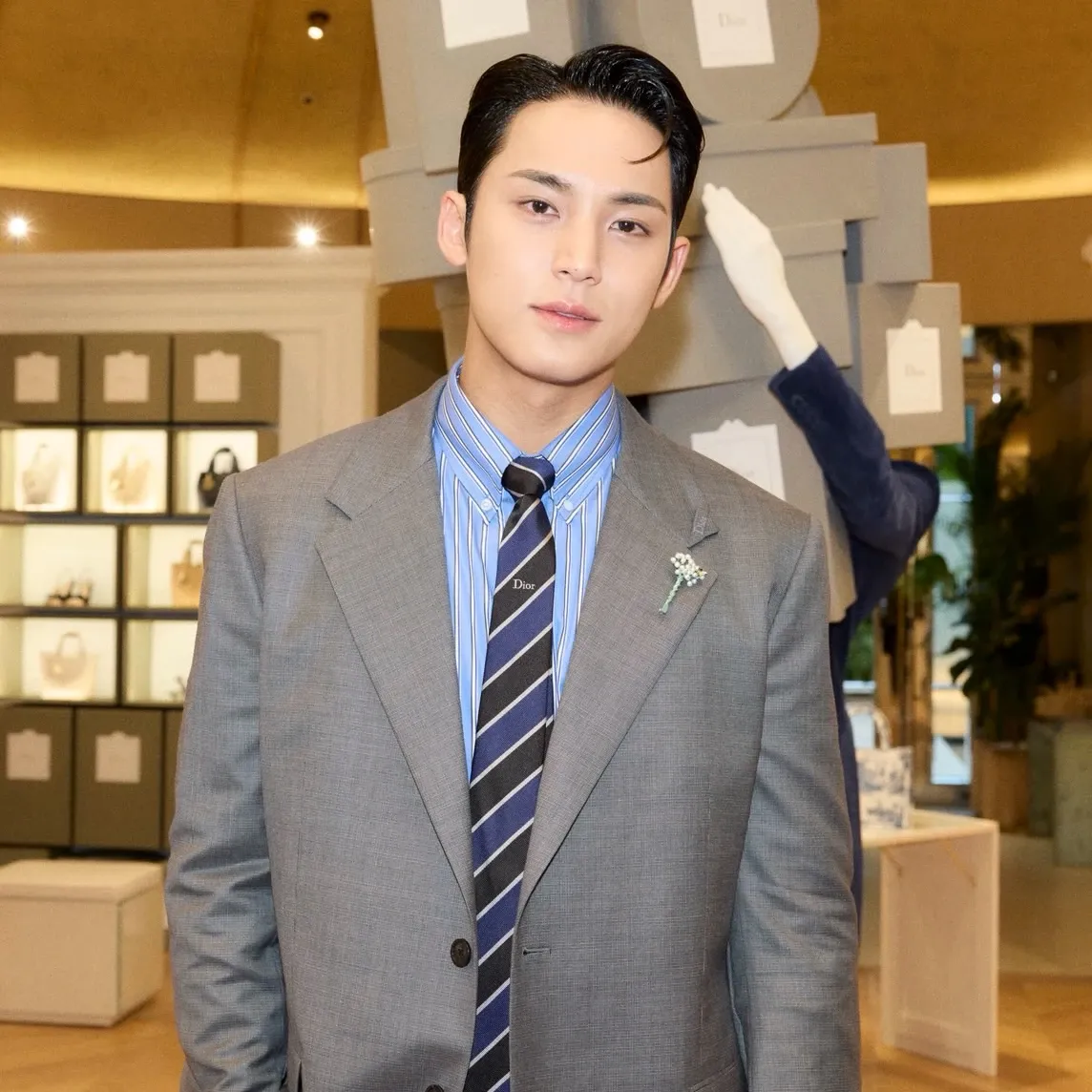 A moment captured by Mingyu (SEVENTEEN)'s fan