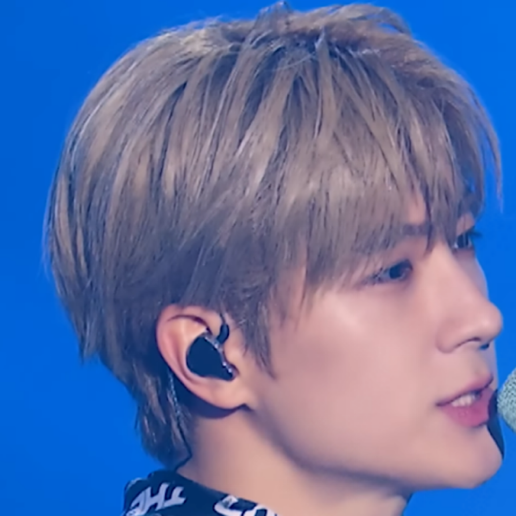 A moment captured by Hyunjae (THE BOYZ)'s fan