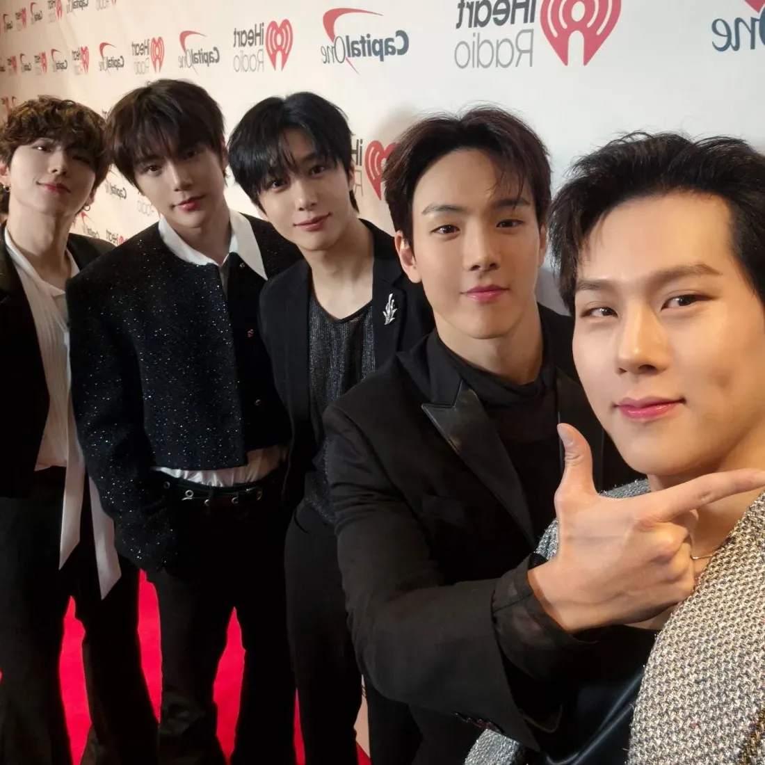 Foto aktivitas terbaru MONSTA X