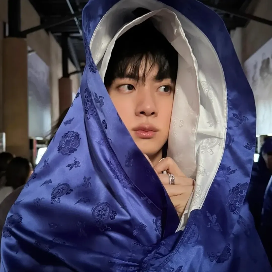Foto terbaru Jin (BTS)
