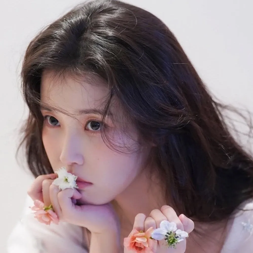 아이유의 비하인드 컷