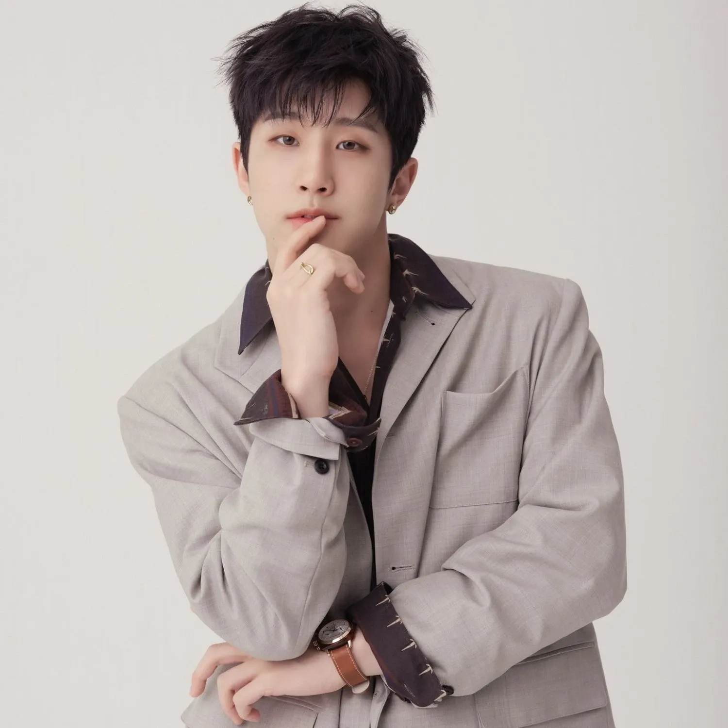 Behind-the-scenes cut of Jinjin (ASTRO)