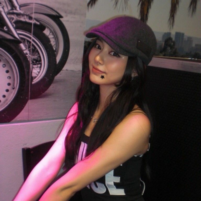 Momen yang diabadikan oleh penggemar Tzuyu (TWICE)