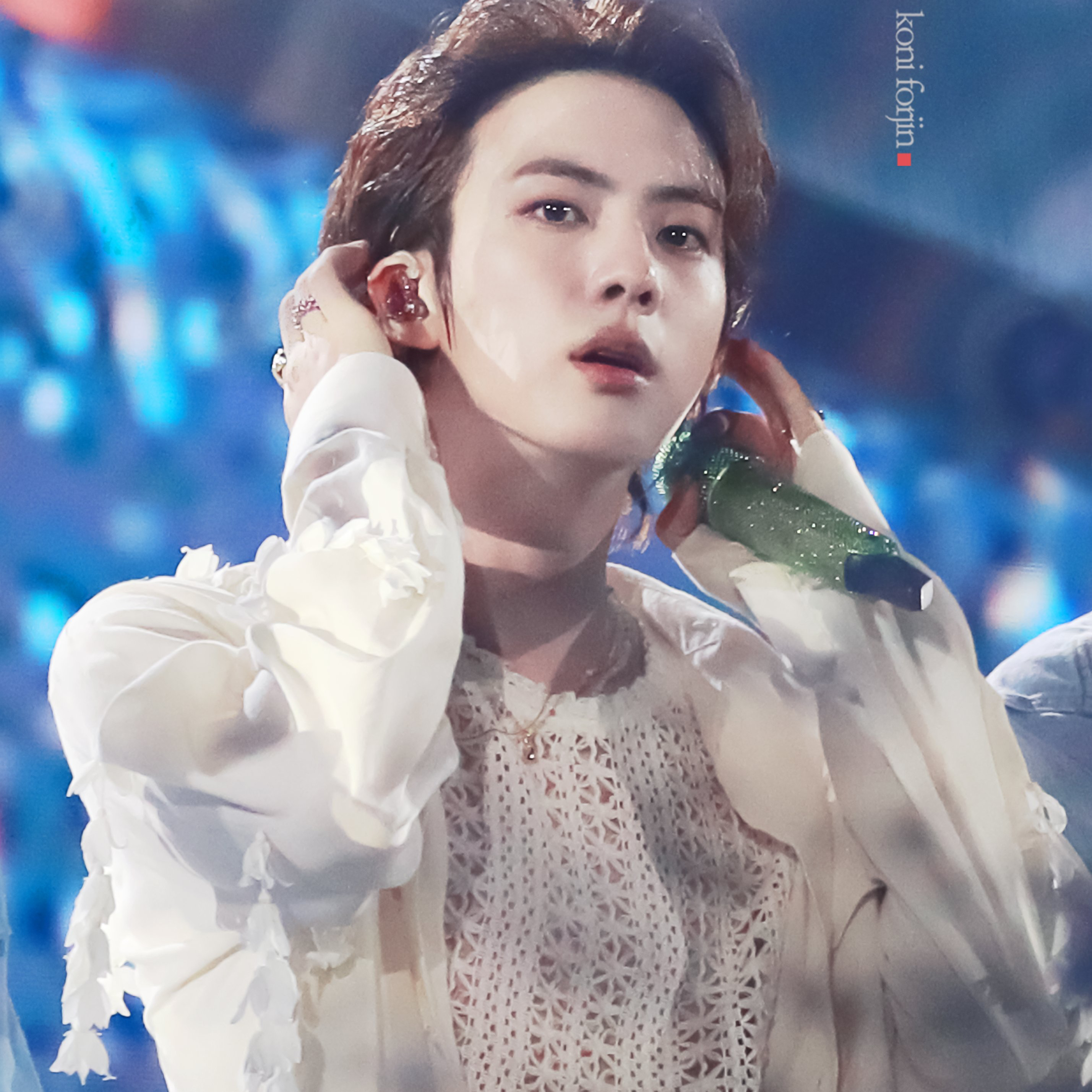 Foto aktivitas terbaru Jin (BTS)