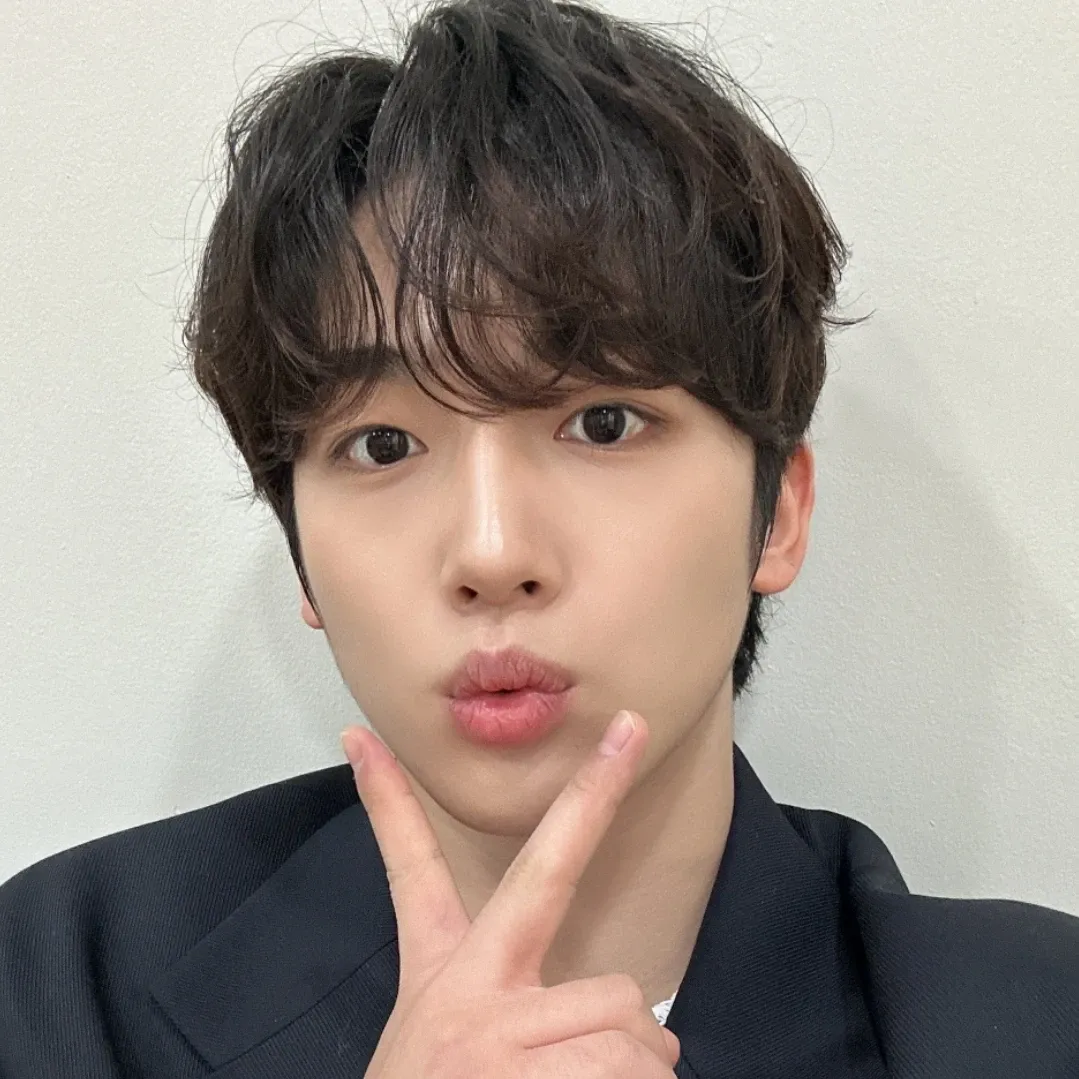 Behind-the-scenes cut of Kim Yohan (WEi)