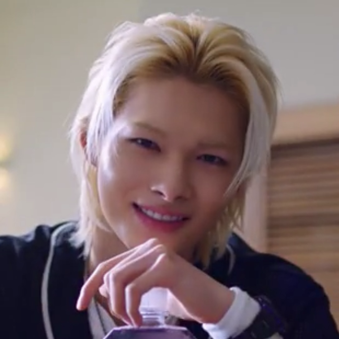 Foto aktivitas terbaru NI-KI (ENHYPEN)