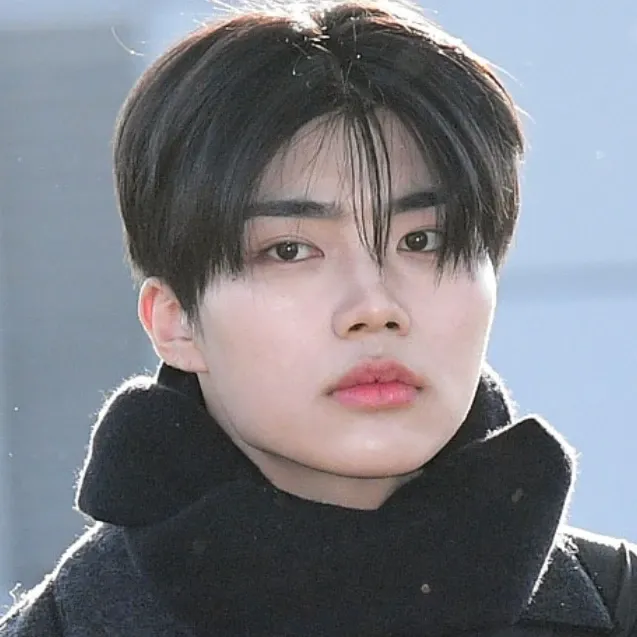 Behind-the-scenes cut of Park Gunwook (ZEROBASEONE)