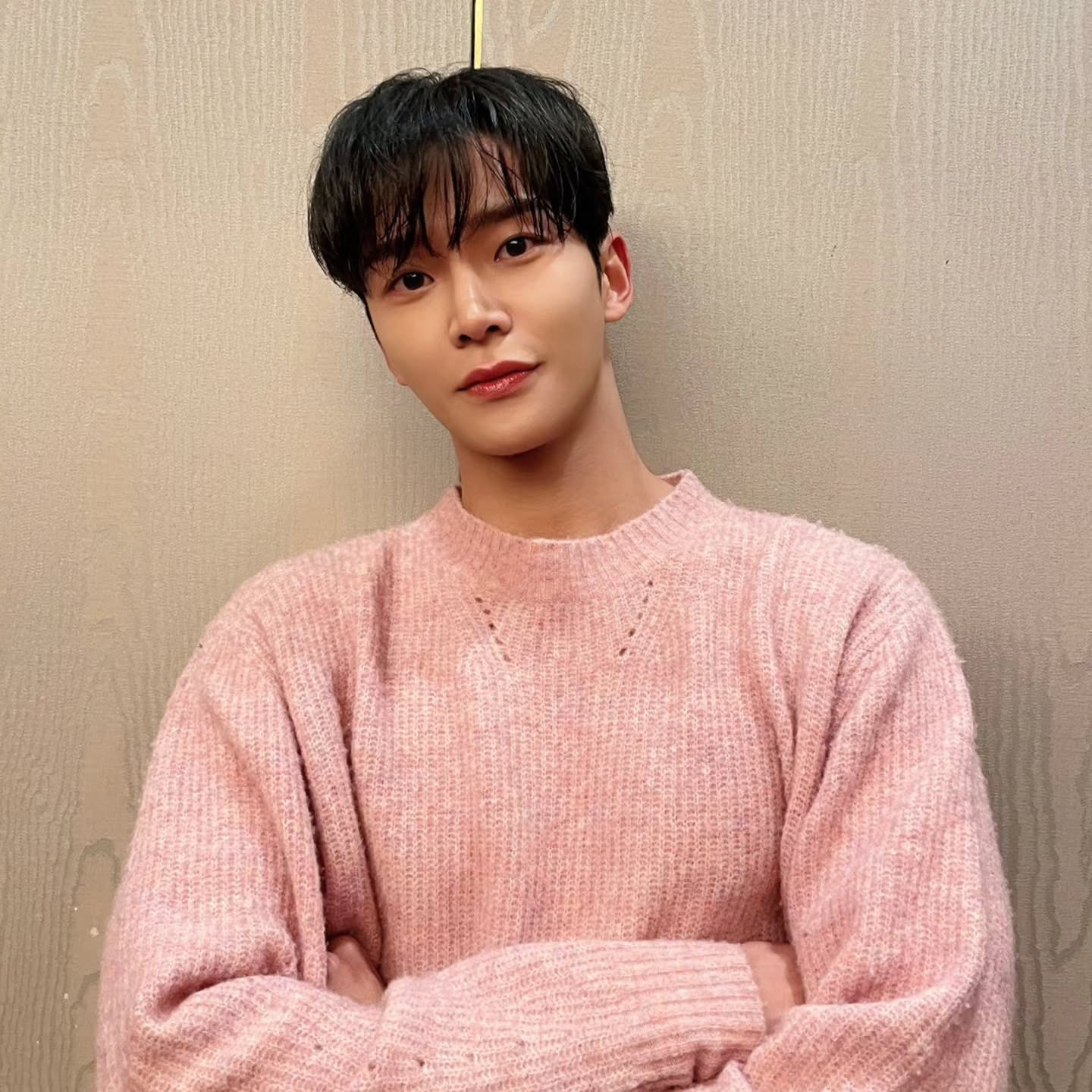 Behind-the-scenes cut of Rowoon