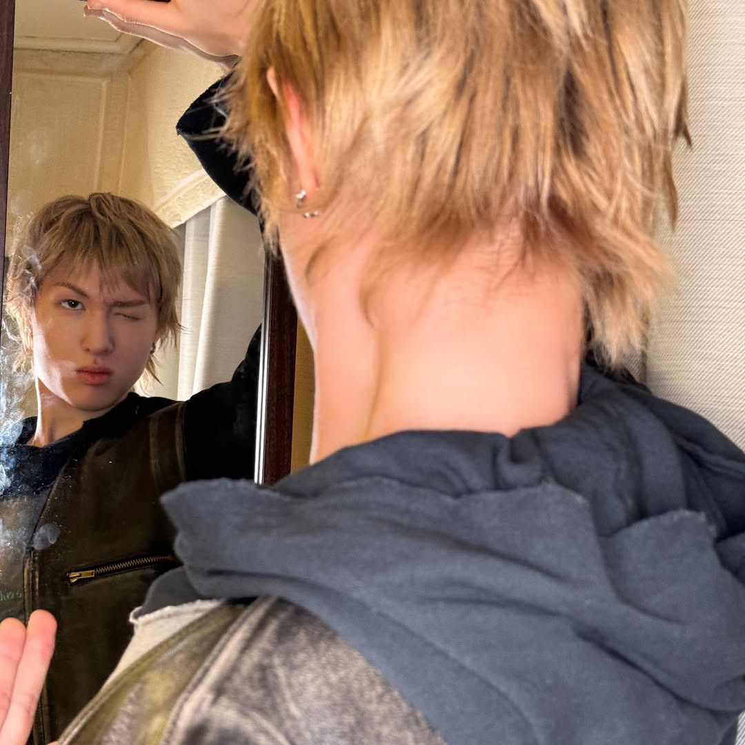 Behind-the-scenes cut of Martin (CORTIS)