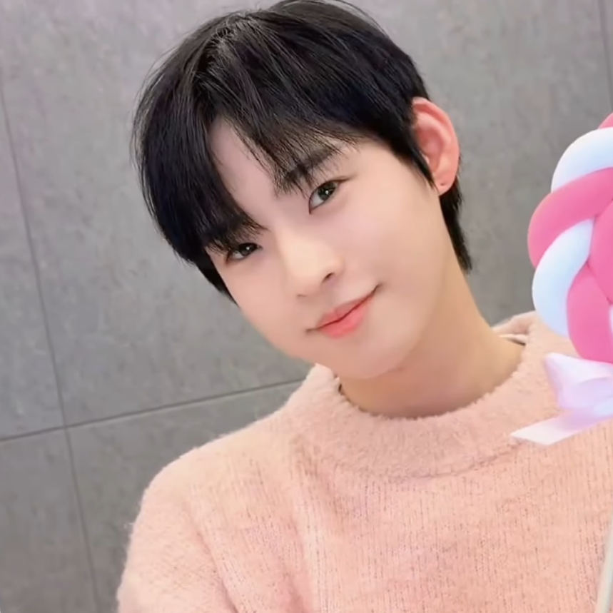 Recent activity shot of Hyojin (ONF)