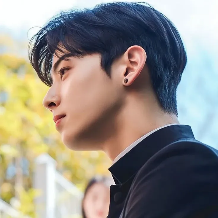 Recent activity shot of Eunwoo (ASTRO)