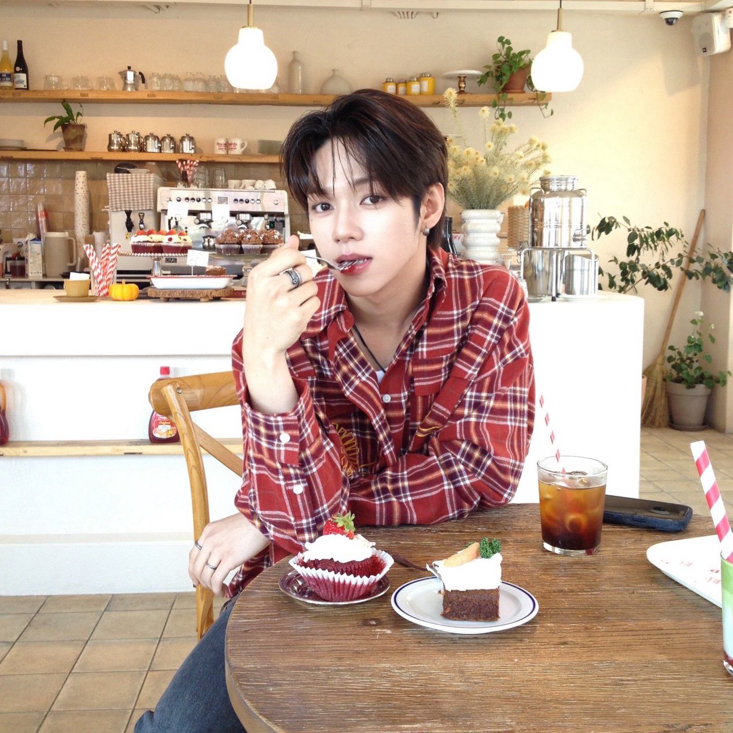 제이엘 (아홉)의 비하인드 컷