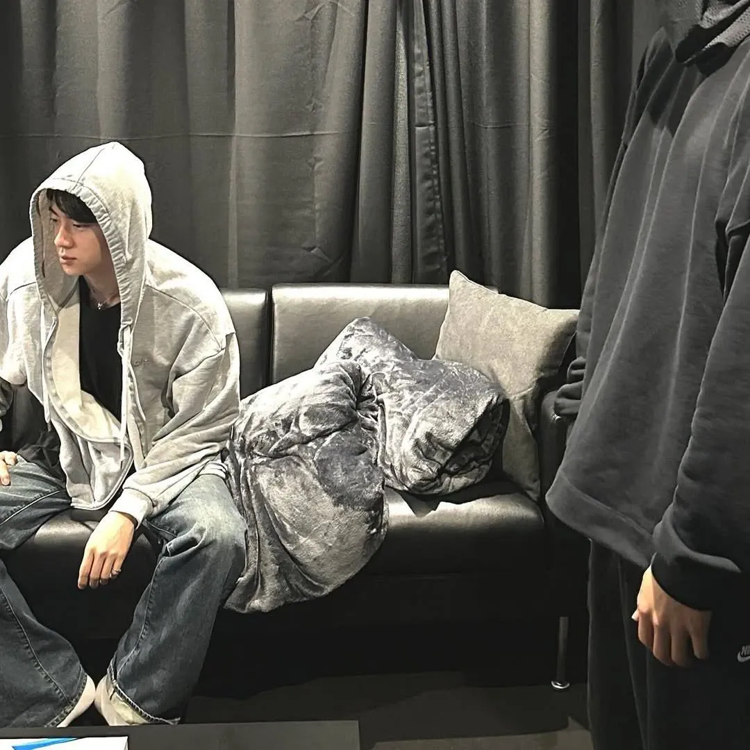 진 (방탄소년단) 최근 활동샷