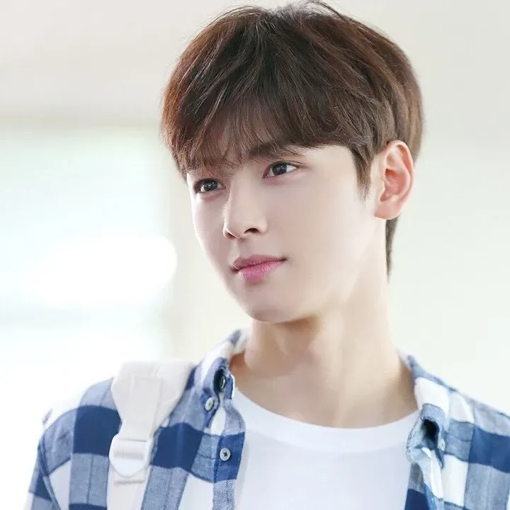 Recent activity shot of Eunwoo (ASTRO)